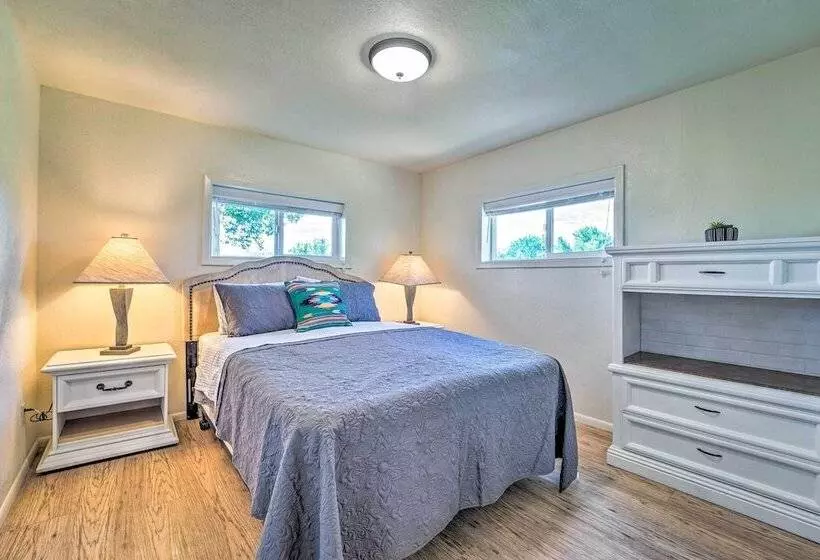 Modern Cortez Mountain Retreat W/ Yard & View