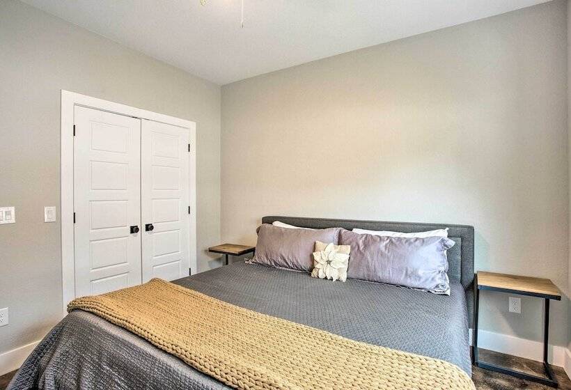 Modern Pottsboro Home   Close To Lake Texoma!