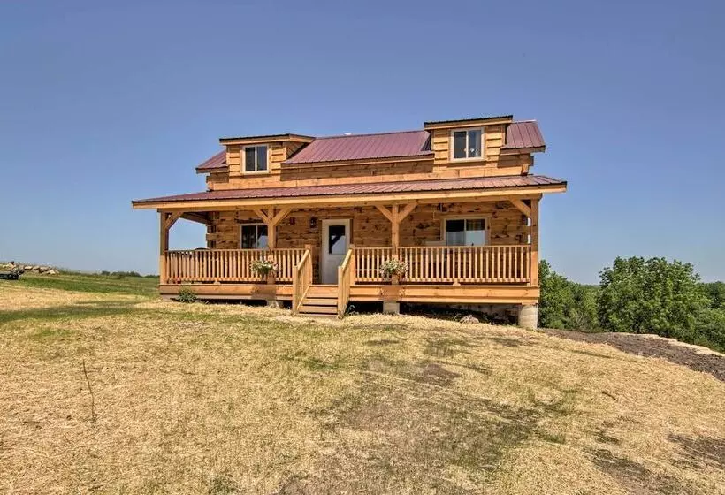 Cabin On 35 Acre Farm In Blanchardville W/ Trails!