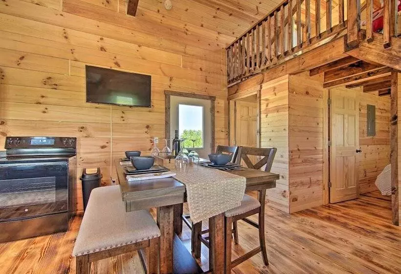 Cabin On 35 Acre Farm In Blanchardville W/ Trails!