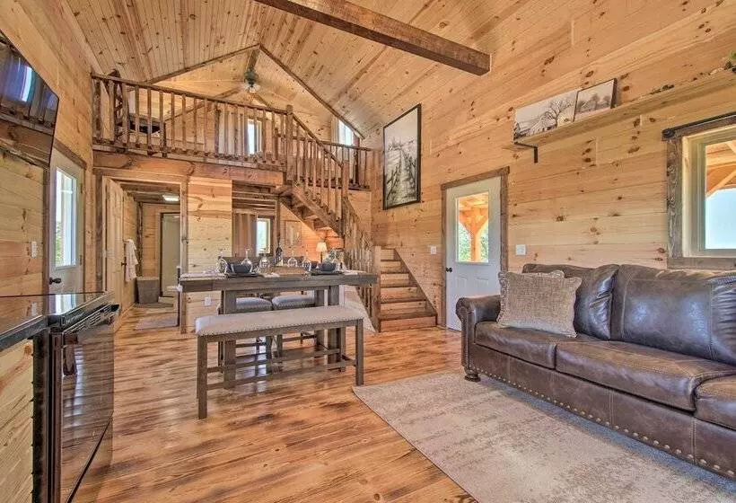 Cabin On 35 Acre Farm In Blanchardville W/ Trails!