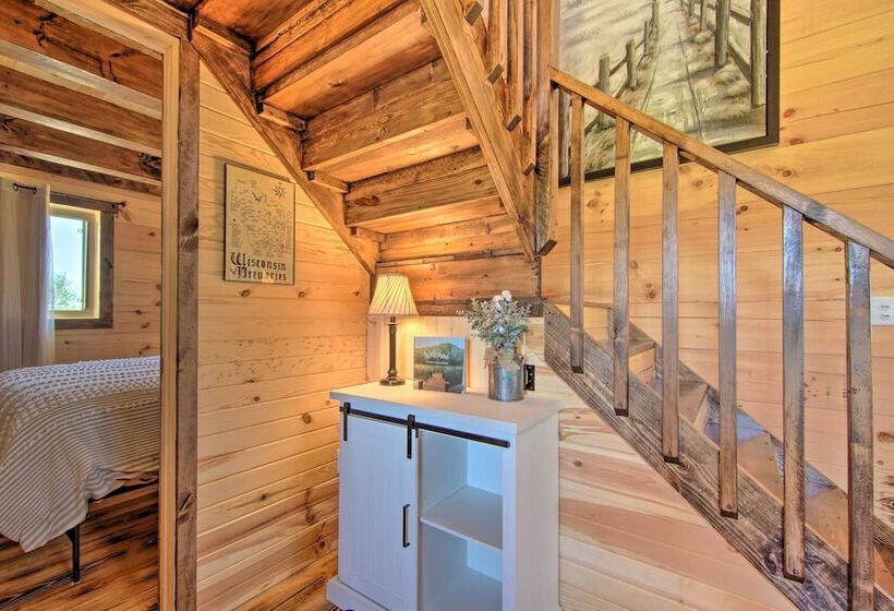 Cabin On 35 Acre Farm In Blanchardville W/ Trails!