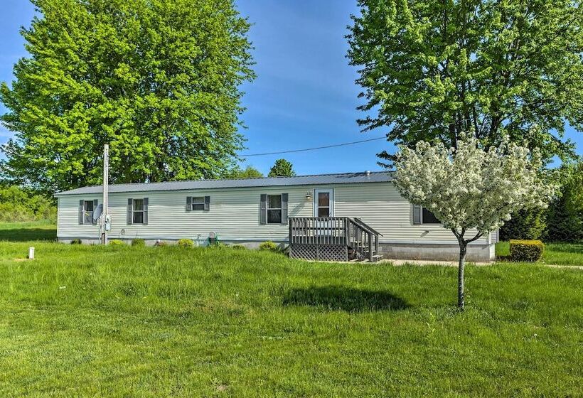 Peaceful Mi Home On 1 Acre: Pets Welcome!
