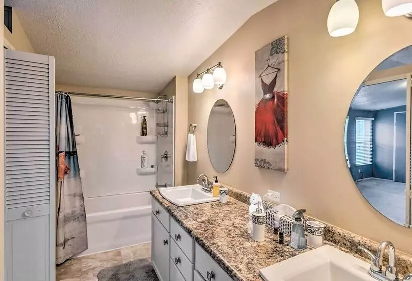 Peaceful Mi Home On 1 Acre: Pets Welcome!