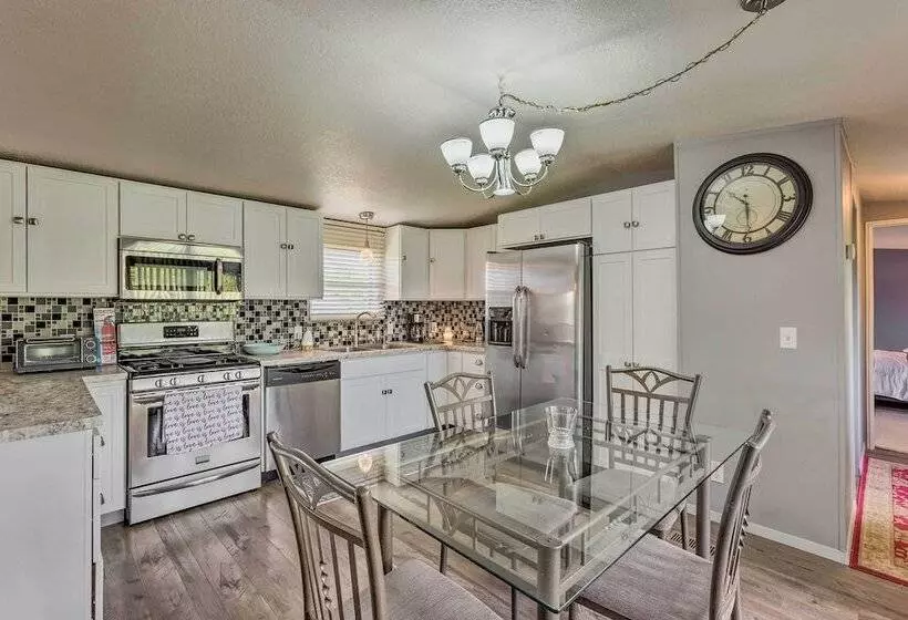 Peaceful Mi Home On 1 Acre: Pets Welcome!