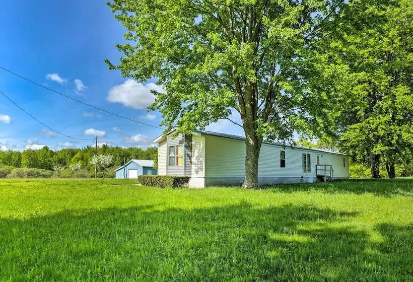 Peaceful Mi Home On 1 Acre: Pets Welcome!