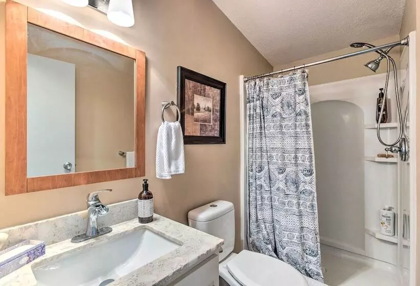 Peaceful Mi Home On 1 Acre: Pets Welcome!