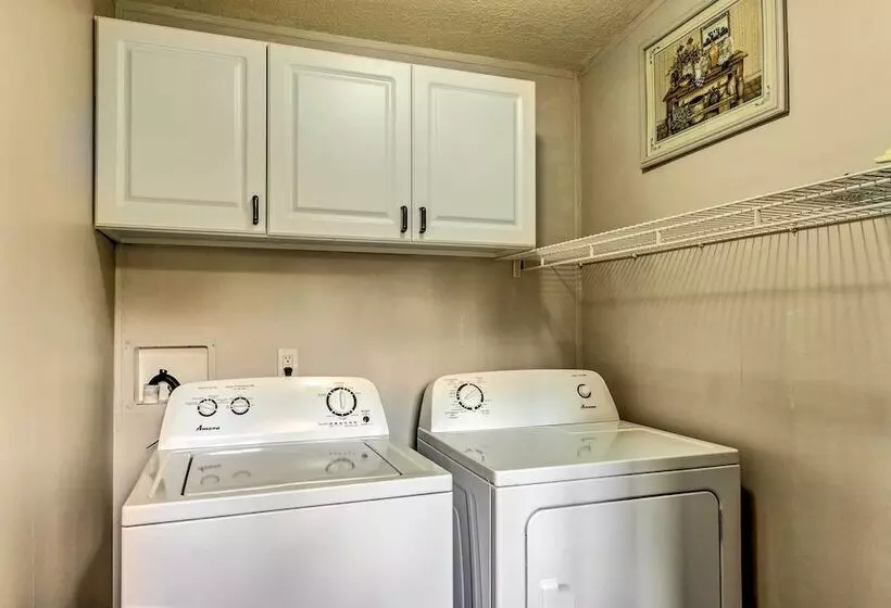 Peaceful Mi Home On 1 Acre: Pets Welcome!