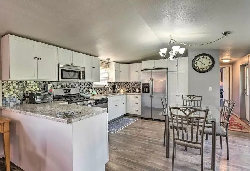 Peaceful Mi Home On 1 Acre: Pets Welcome!