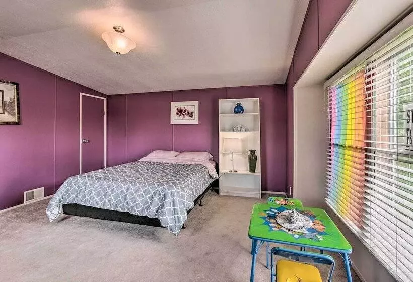 Peaceful Mi Home On 1 Acre: Pets Welcome!