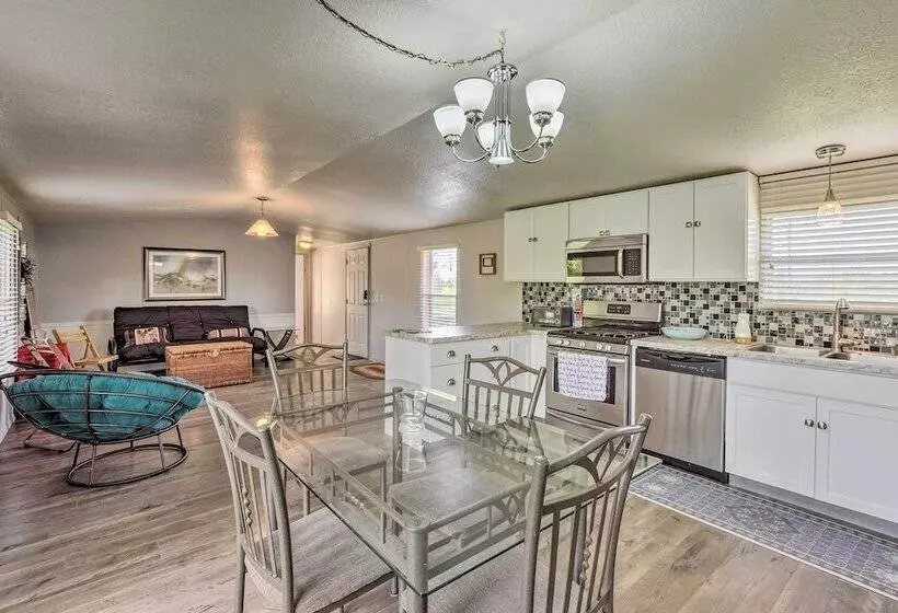 Peaceful Mi Home On 1 Acre: Pets Welcome!