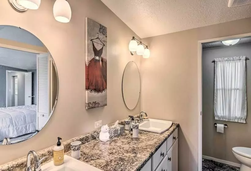 Peaceful Mi Home On 1 Acre: Pets Welcome!