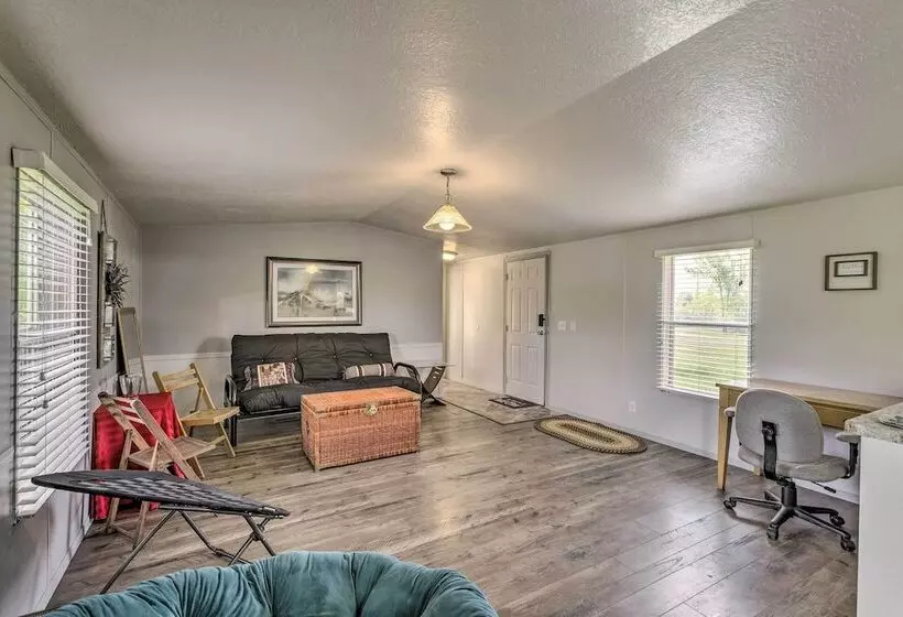 Peaceful Mi Home On 1 Acre: Pets Welcome!