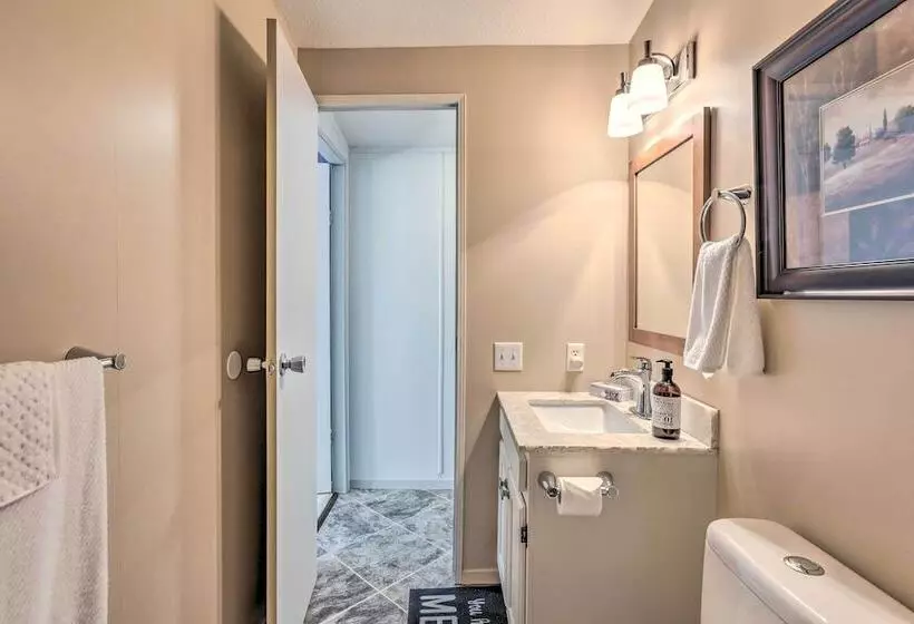 Peaceful Mi Home On 1 Acre: Pets Welcome!