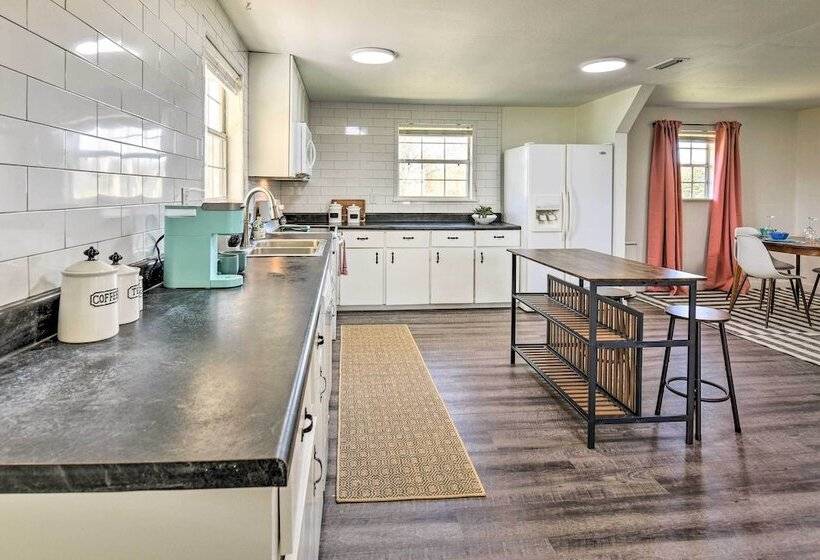 Peaceful Southern Countryside Escape W/ Porch