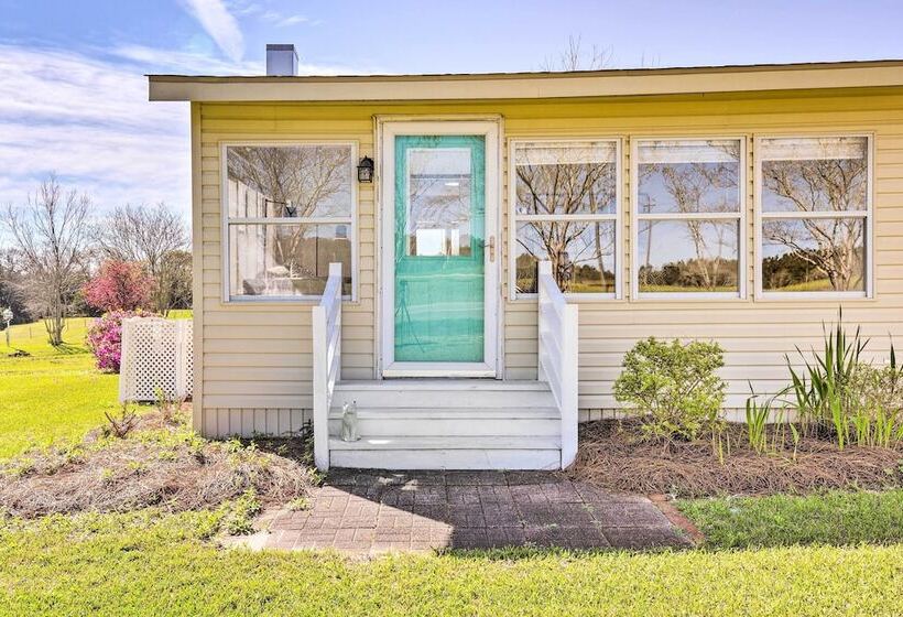 Peaceful Southern Countryside Escape W/ Porch