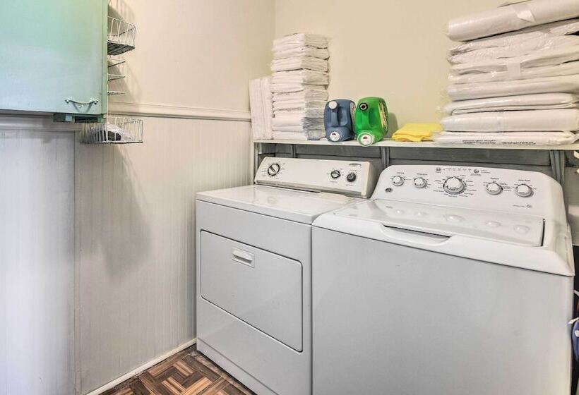 Peaceful Southern Countryside Escape W/ Porch