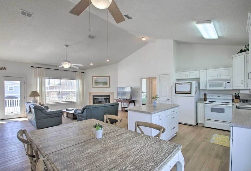 Pensacola Beach Home: 1 Block To Beach Access