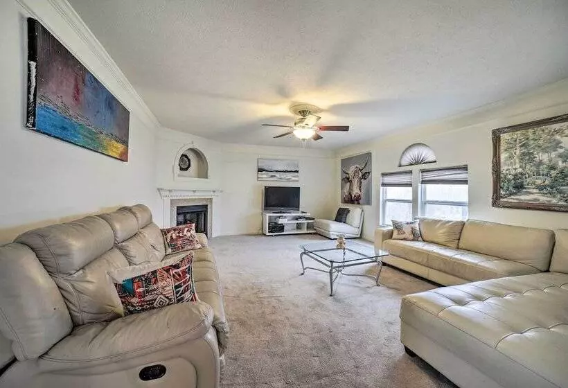 Pet Friendly Apollo Home W/ Furnished Deck!