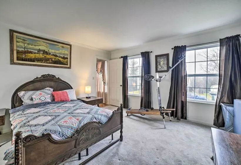 Pet Friendly Apollo Home W/ Furnished Deck!