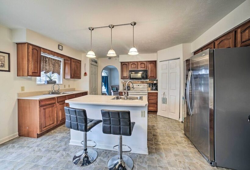 Pet Friendly Apollo Home W/ Furnished Deck!