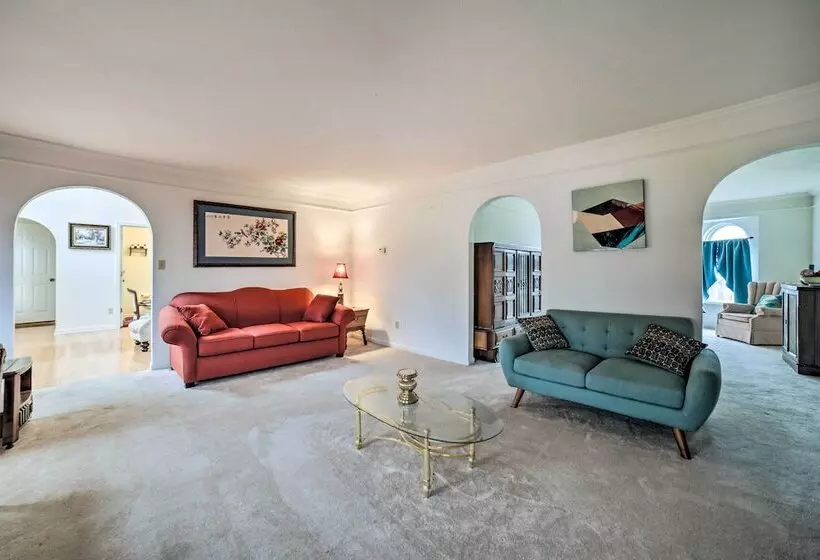 Pet Friendly Apollo Home W/ Furnished Deck!