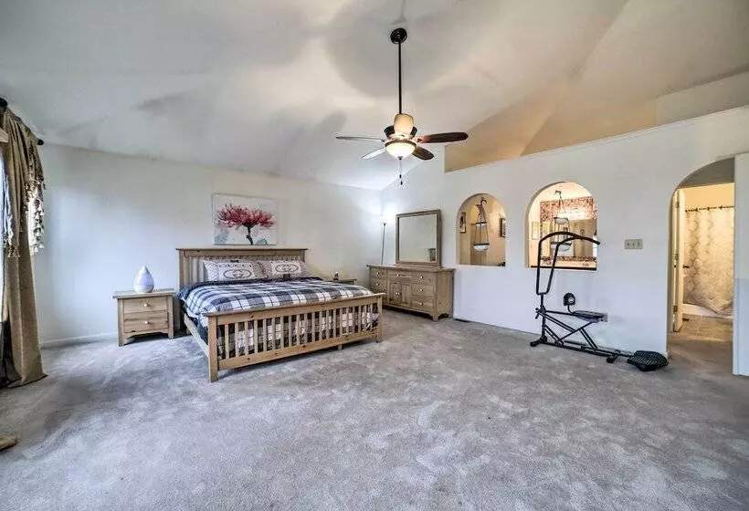 Pet Friendly Apollo Home W/ Furnished Deck!