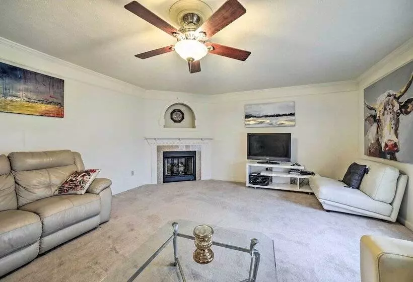 Pet Friendly Apollo Home W/ Furnished Deck!