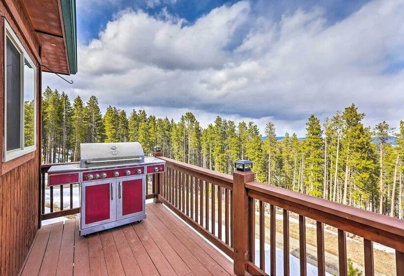 Secluded Retreat W/ Mountain Views In Evergreen