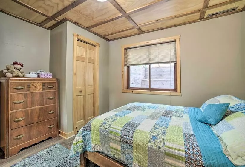 Adirondack Cabin On Private Lake Near Glenfield!