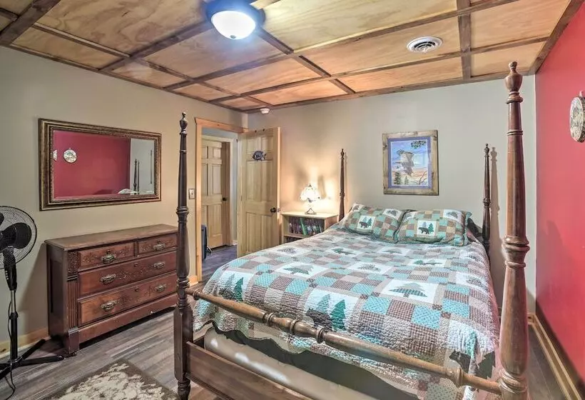 Adirondack Cabin On Private Lake Near Glenfield!