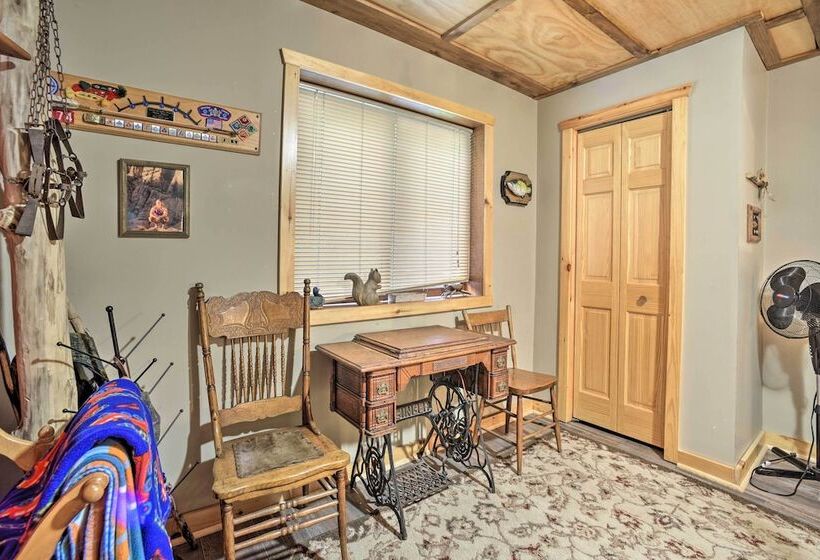 Adirondack Cabin On Private Lake Near Glenfield!