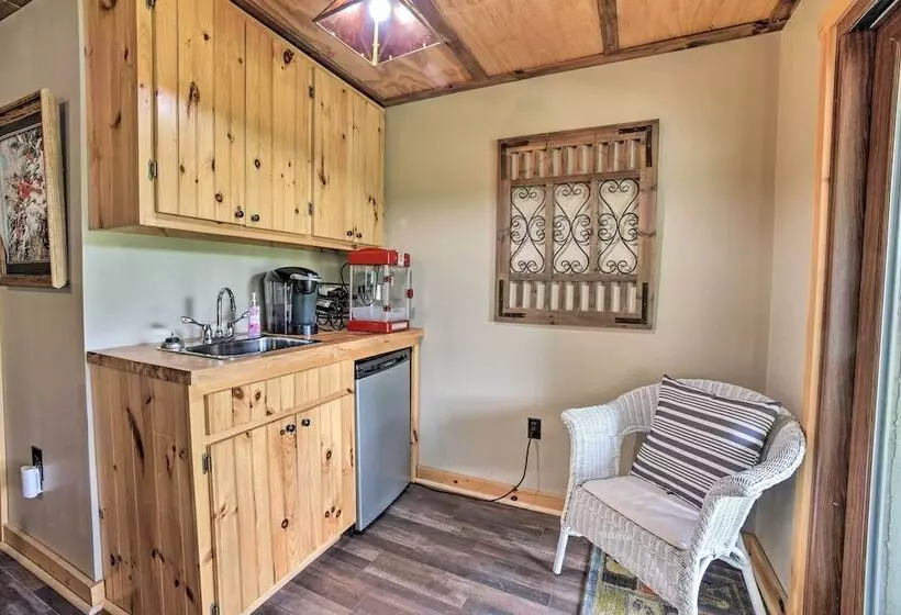 Adirondack Cabin On Private Lake Near Glenfield!