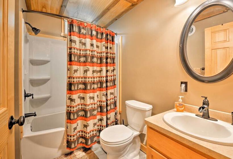 Adirondack Cabin On Private Lake Near Glenfield!