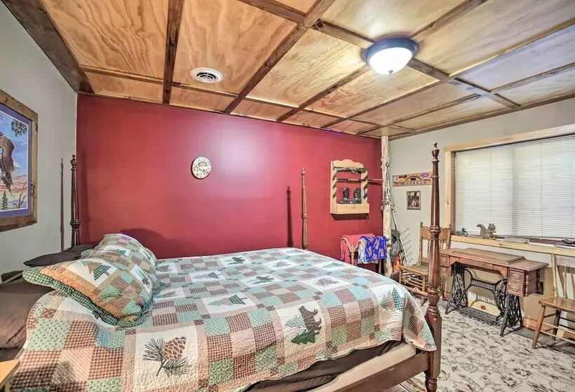 Adirondack Cabin On Private Lake Near Glenfield!