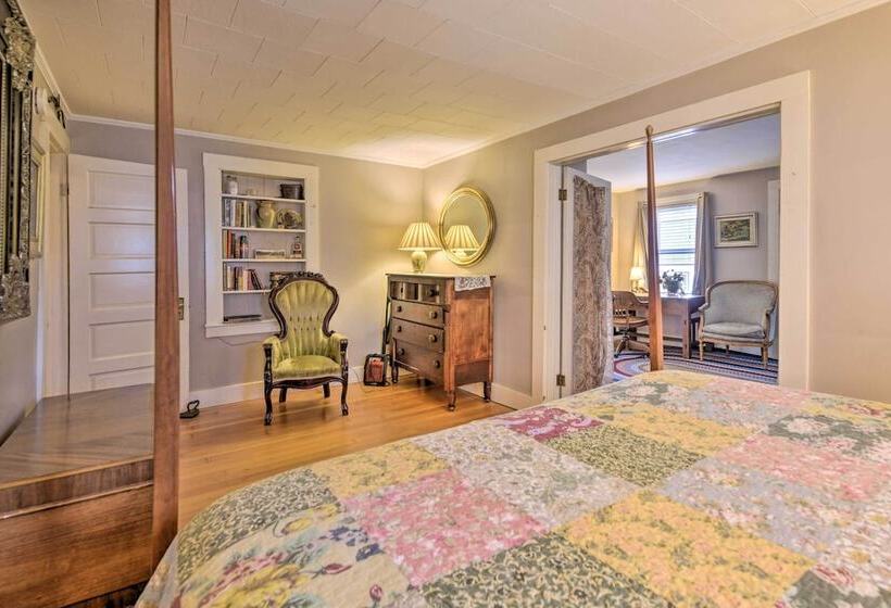 Rustic Roxbury Ski Farmhouse With Trails!