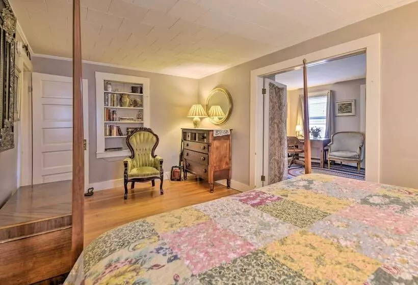 Rustic Roxbury Ski Farmhouse With Trails!