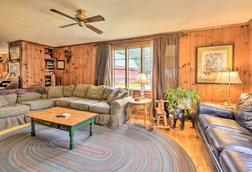 Rustic Roxbury Ski Farmhouse With Trails!