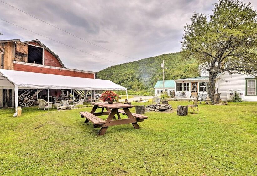 Rustic Roxbury Ski Farmhouse With Trails!