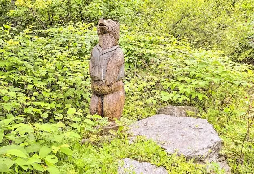 Rustic Roxbury Ski Farmhouse With Trails!