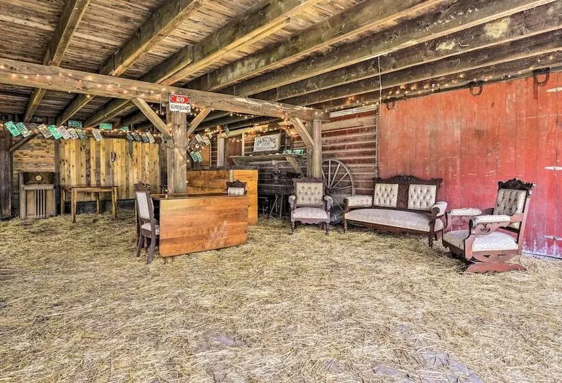 Rustic Roxbury Ski Farmhouse With Trails!