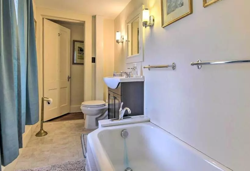 Rustic Roxbury Ski Farmhouse With Trails!