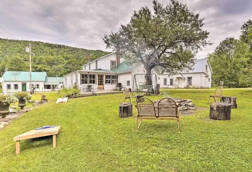 Rustic Roxbury Ski Farmhouse With Trails!