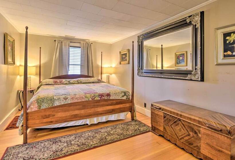 Rustic Roxbury Ski Farmhouse With Trails!