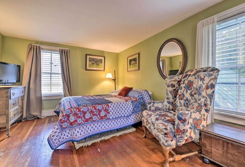 Rustic Roxbury Ski Farmhouse With Trails!