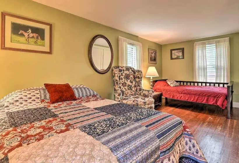 Rustic Roxbury Ski Farmhouse With Trails!