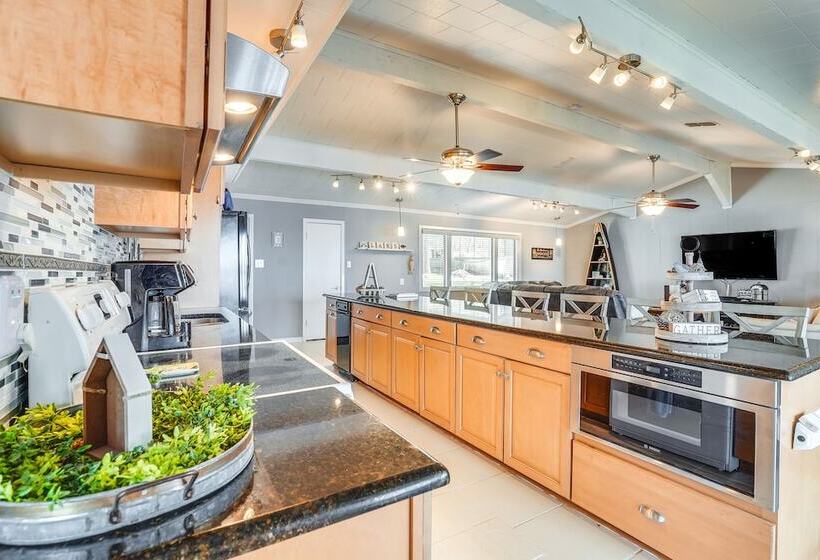 Secluded Avinger Home W/ Lake Access!