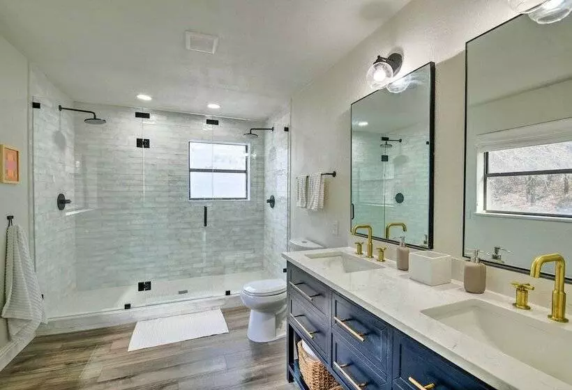 Spacious Family Home On The Water + Boat Dock