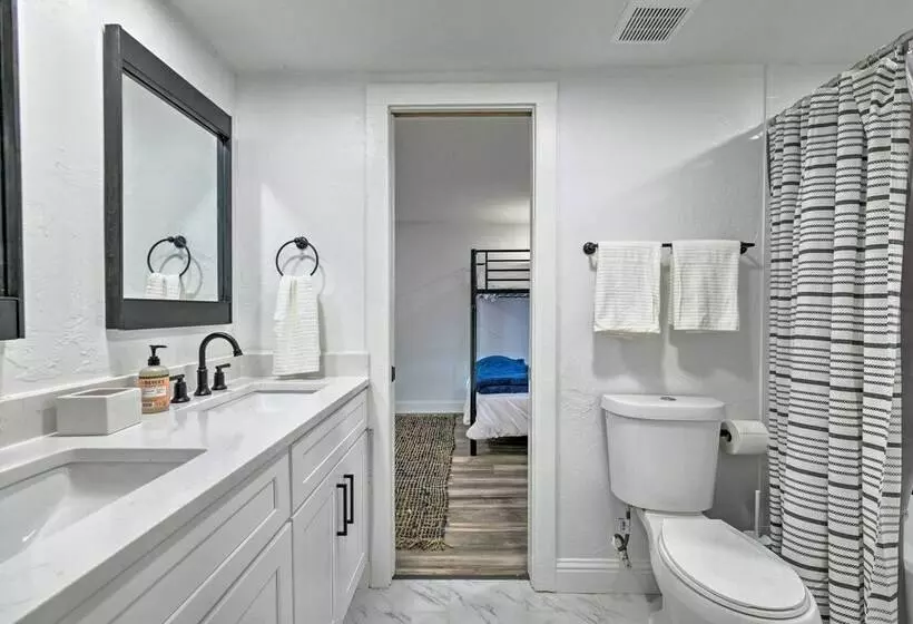 Spacious Family Home On The Water + Boat Dock