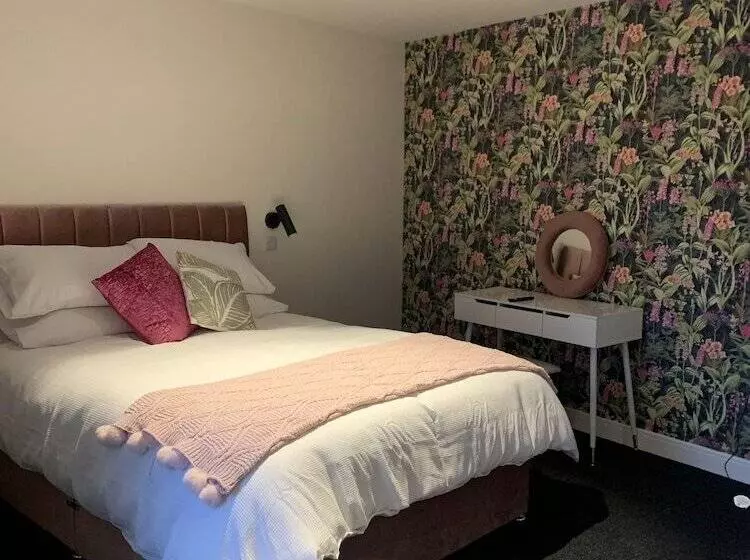 Stag & Thistle Hotel And Restaurant